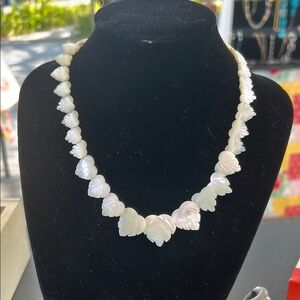 Elegant Vintage White Leaf Necklace